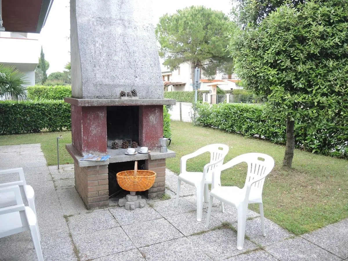 Villa With Private Garden In Bibione - Beahost Apartment