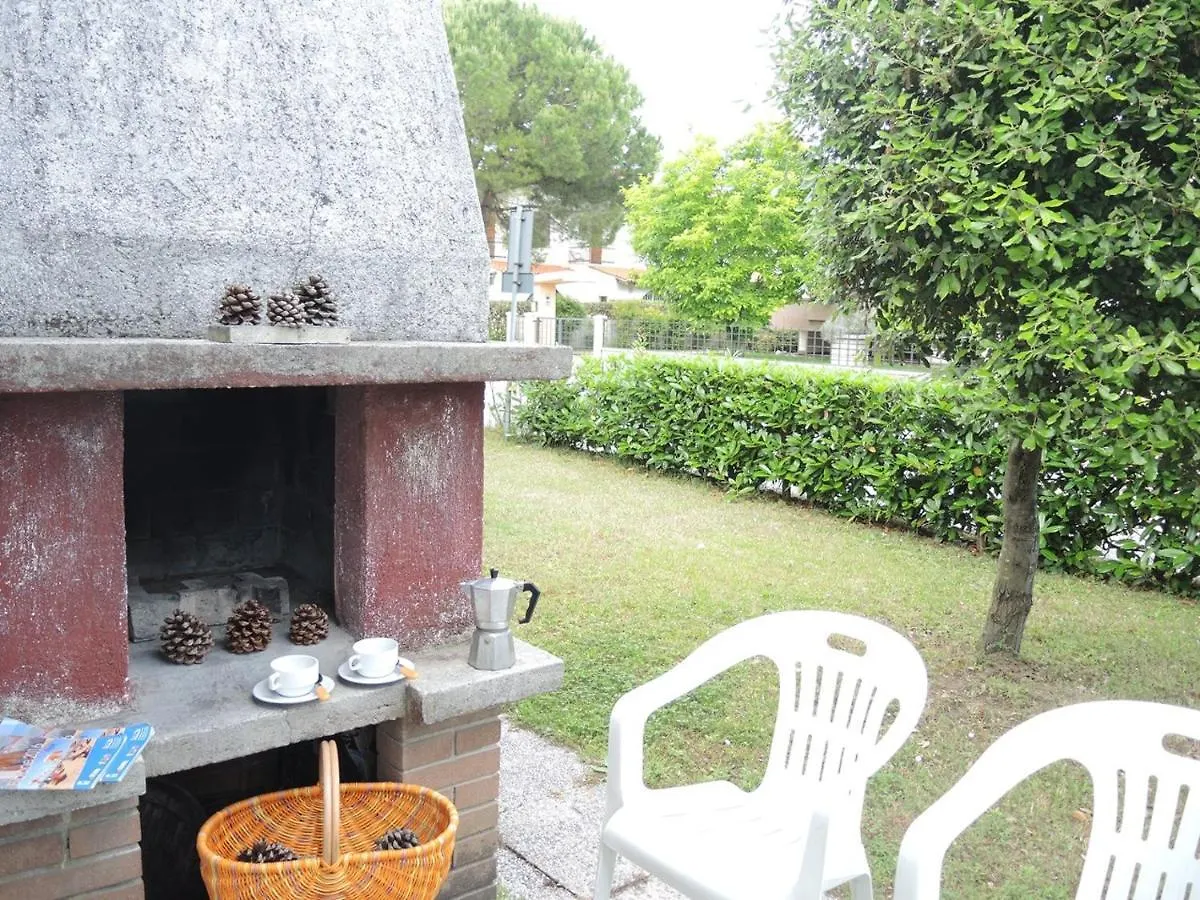 Villa With Private Garden In Bibione - Beahost 0*,